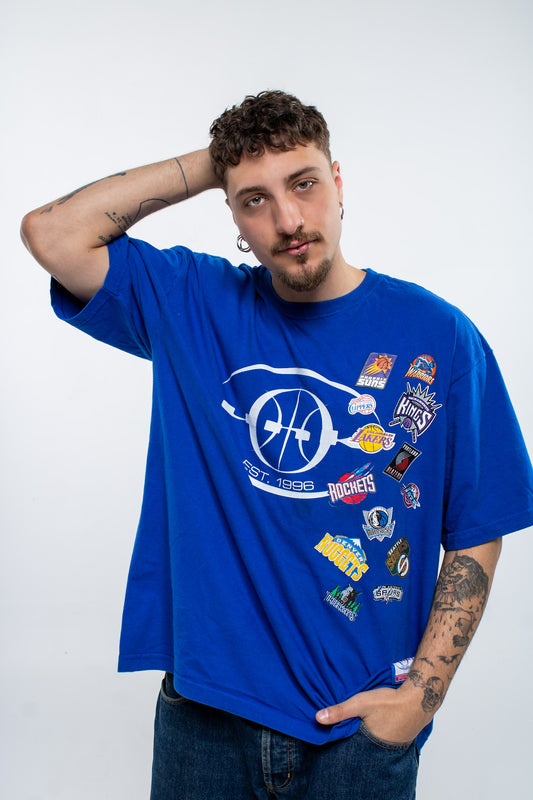 Vintage 1996 NBA UNK Team Logo T-Shirt