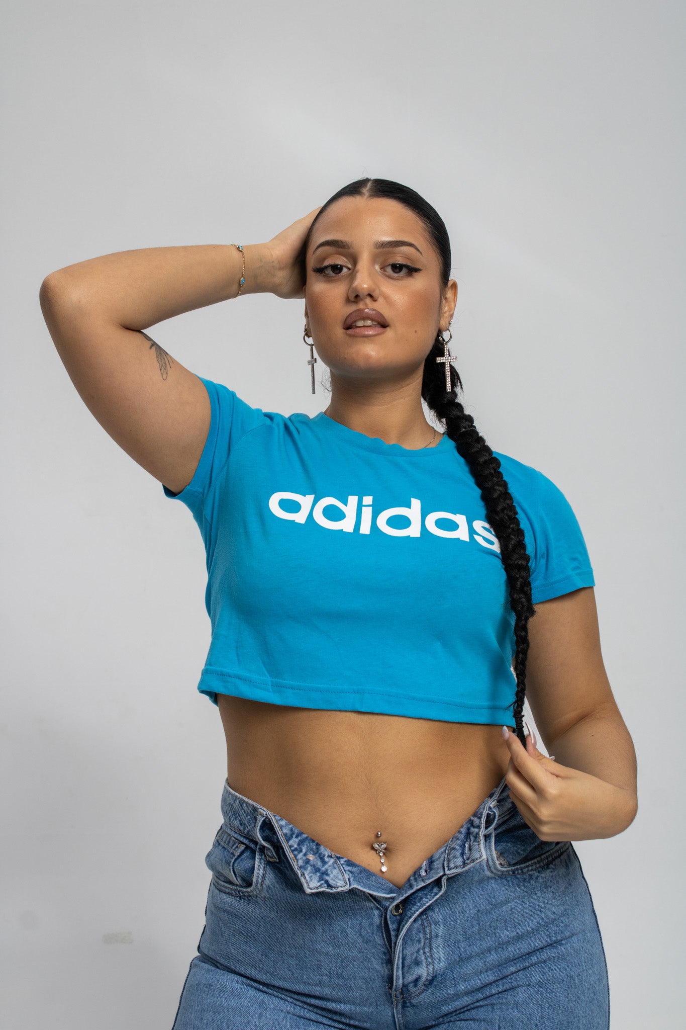Μεταποιημένο Adidas crop top