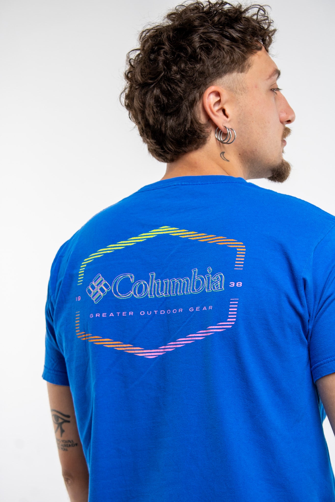 Columbia t-shirt